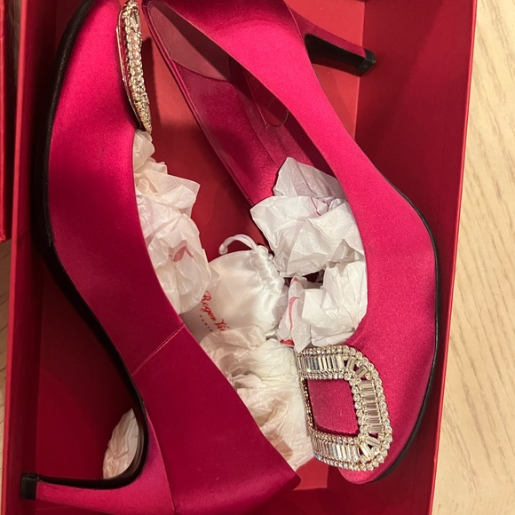 almost brand new size7.5 - Picture 3 of 4